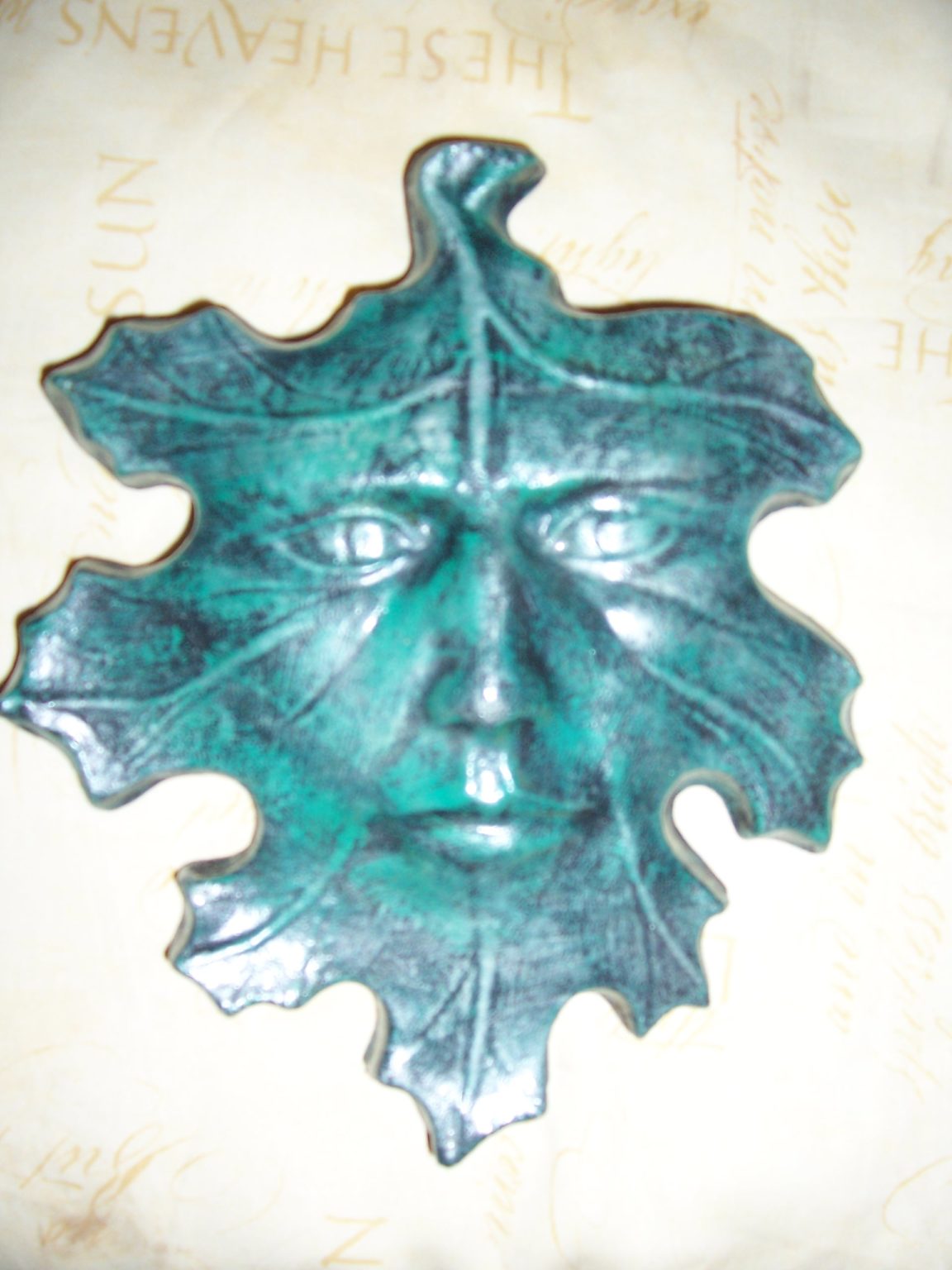 Oak leaf face Home Garden wall hanging plaque LF9 – Plaster Craft Interiors